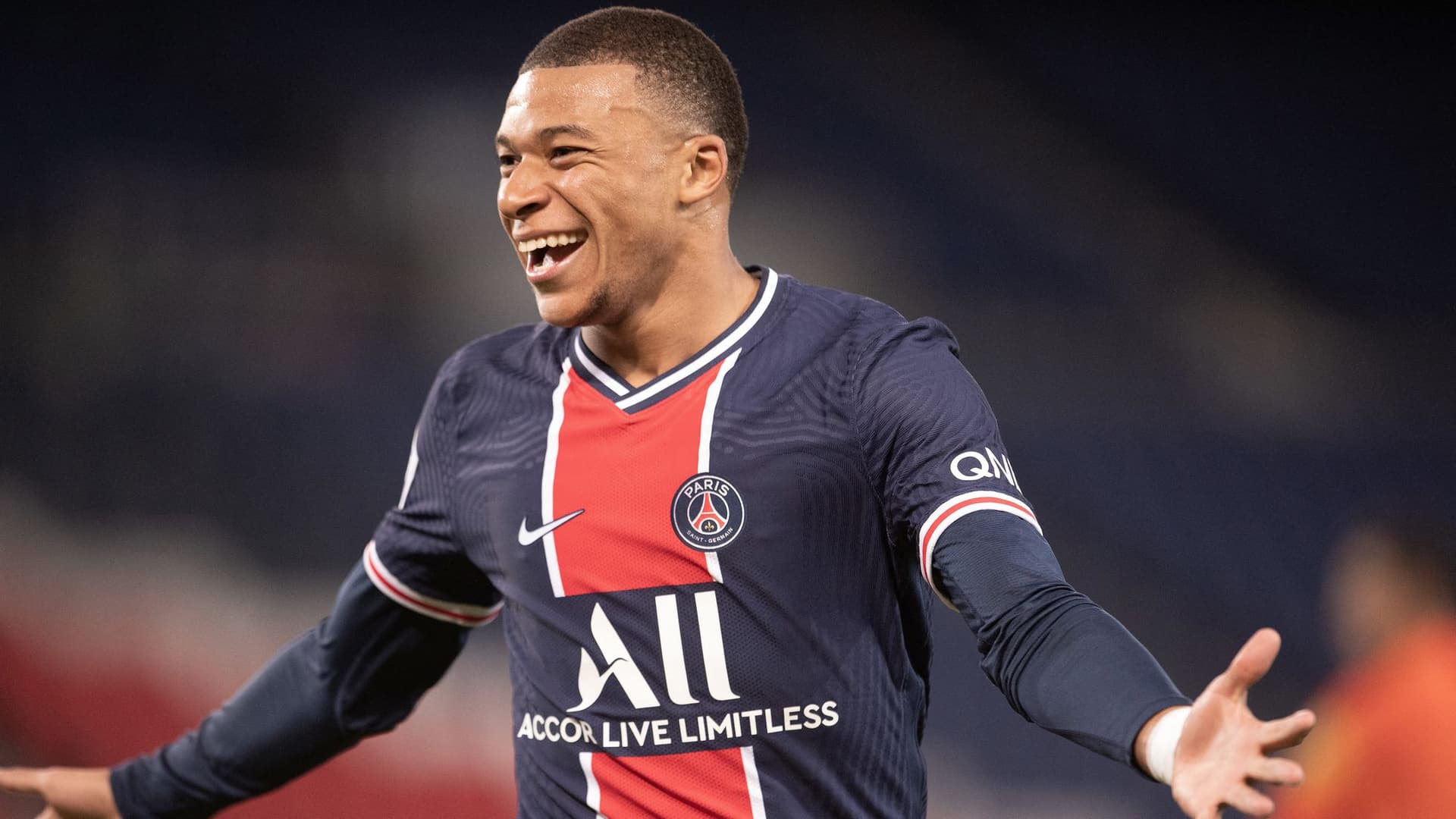 El PSG le hizo una nueva oferta al Mbappe para que renueve su vinculo con el club.