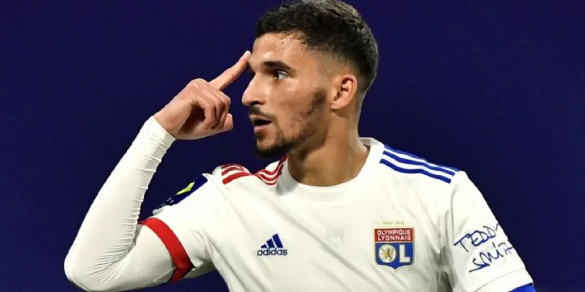 El Real Betis con la intención de dar pelea en La Liga 2022/23 y ser competitivo en la UEFA Europa League piensa en realizar algún fichaje top para mejorar la plantilla. El nuevo objetivo del equipo sevillano seria Houssem Aouar del Olympique de Lyon por quien ofertarían 15 millones de euros.