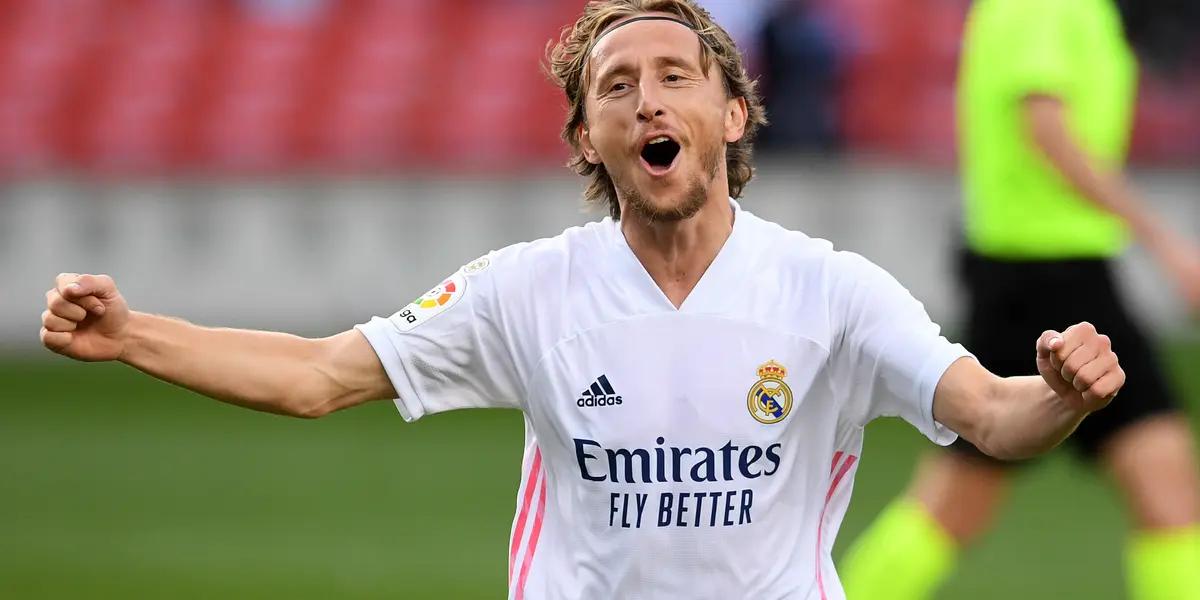 El Real Madrid juega la segunda jornada contra el Levante. El conjunto dirigido por Carlo Ancelotti visita el Ciudad de Valencia con bajas importantes en el centro del campo. Modric es una de ellas. ¿Que hará Ancelotti para reemplazarlo?