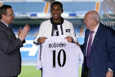 El Real Madrid se plantea qué hacer con Eden Hazard, que de no levantar su nivel se podría convertir en uno de los peores fichajes de la Casa Blanca. Repasamos un listado en que el jugador neerlandés jamás quisiera integrar .