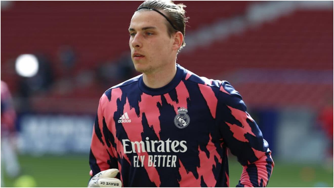 El Real Madrid tiene en su portería a uno de los mejores en su puesto, Thibaut Courtois, y su suplente es uno de los grandes proyectos de arquero Andriy Lunin. El ucraniano llegó como una joven promesa en 2018 y se ha ganado el lugar de segundo portero en uno de los clubes más grandes del mundo.