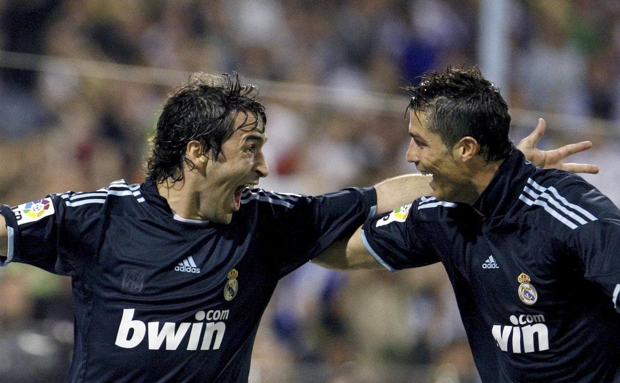 El Real Madrid tiene una tabla con grandísimos futbolistas que a lo largo de su historia han roto las redes del Merengue, sin embargo uno de ellos continúa reposicionándose en la tabla y sube cada día más.
