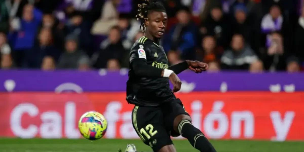 El Real Madrid venció 2 a 0 al Real Valladolid y espera que el Barza pierda para poder encumbrarse.