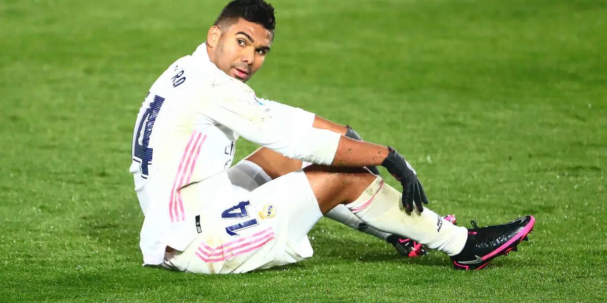 El rendimiento de Casemiro ha bajado de manera considerable en los últimos meses y Carlo Ancelotti no parece encontrar soluciones en el Real Madrid. Un nuevo conflicto en puerta parece estar acechando al conjunto merengue que mientras tanto está perdiendo por 2 a 1 frente al Espanyol por LaLiga.