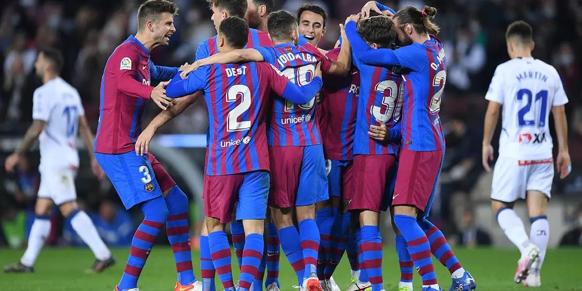 El rendimiento de Sergiño Dest genera ciertas dudas para Xavi, y ahora sin el respaldo del entrenador holandés parece que se podría ir del equipo culé.