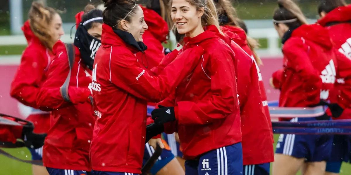 El seleccionado femenino de fútbol de España sumó una muy buena experiencia en la Arnold Clark Cup. disputada en Inglaterra. Si bien el local le arrebató, por diferencia de gol el título, la Roja dejó una gran imagen y dos de sus integrantes lograron distinciones.