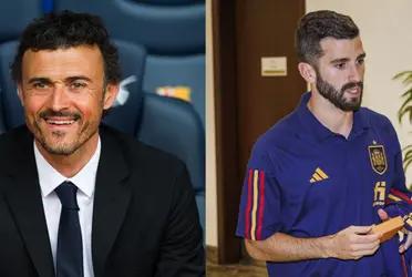 El seleccionador de España ya no sabe cómo ocultar su trato diferencial con los futbolistas del Barcelona.