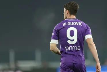 El serbio rechazó una propuesta muy grande de renovación de su actual club y piensa en llegar al equipo rojiblanco. Su futuro aun es incierto debido a que hay otros clubes que lo desean pero sin dudas el Cholo Simeone es quien corre con ventaja de quedarse con el futbolista serbio en su equipo.