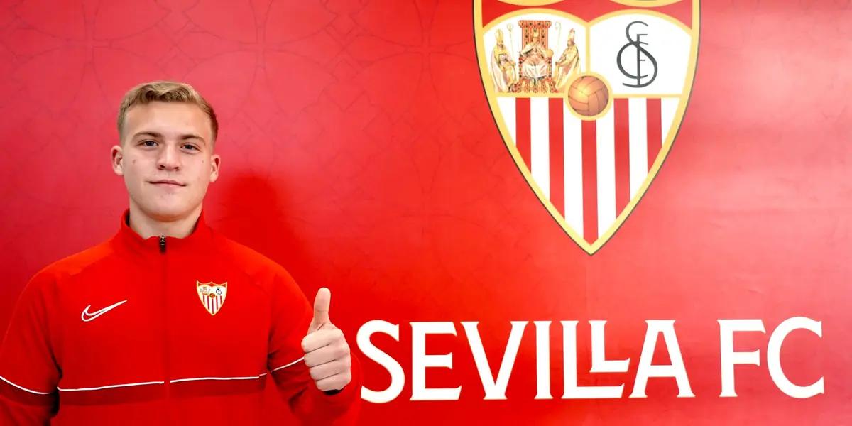 El Sevilla firmo contrato con el joven de 16 años que interesa en el Atlético y le impuso una cláusula millonaria.