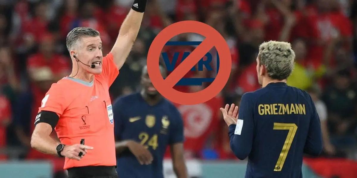 El último campeón del Mundial cayó sorpresivamente, pero sufrió un grosero fallo arbitral que les quitó el empate.