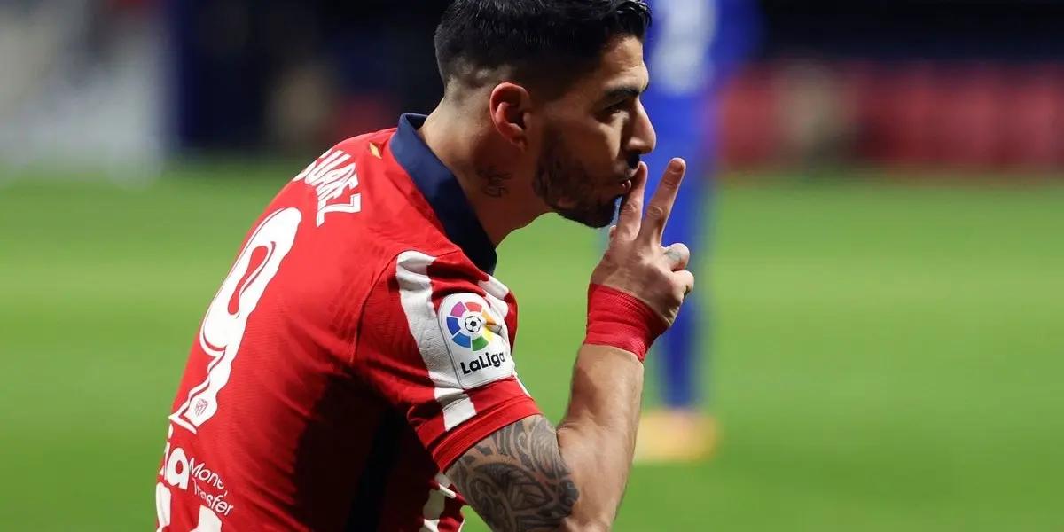 El uruguayo no dejó pasar la oportunidad y convirtió un doblete para ser el héroe del partido del Atlético Madrid.