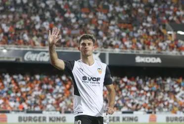 El Valencia cerró su primera contratación de cara a la próxima temporada. Hugo Duro, de 22 años, firmó con Valencia hasta el 30 de junio de 2026.