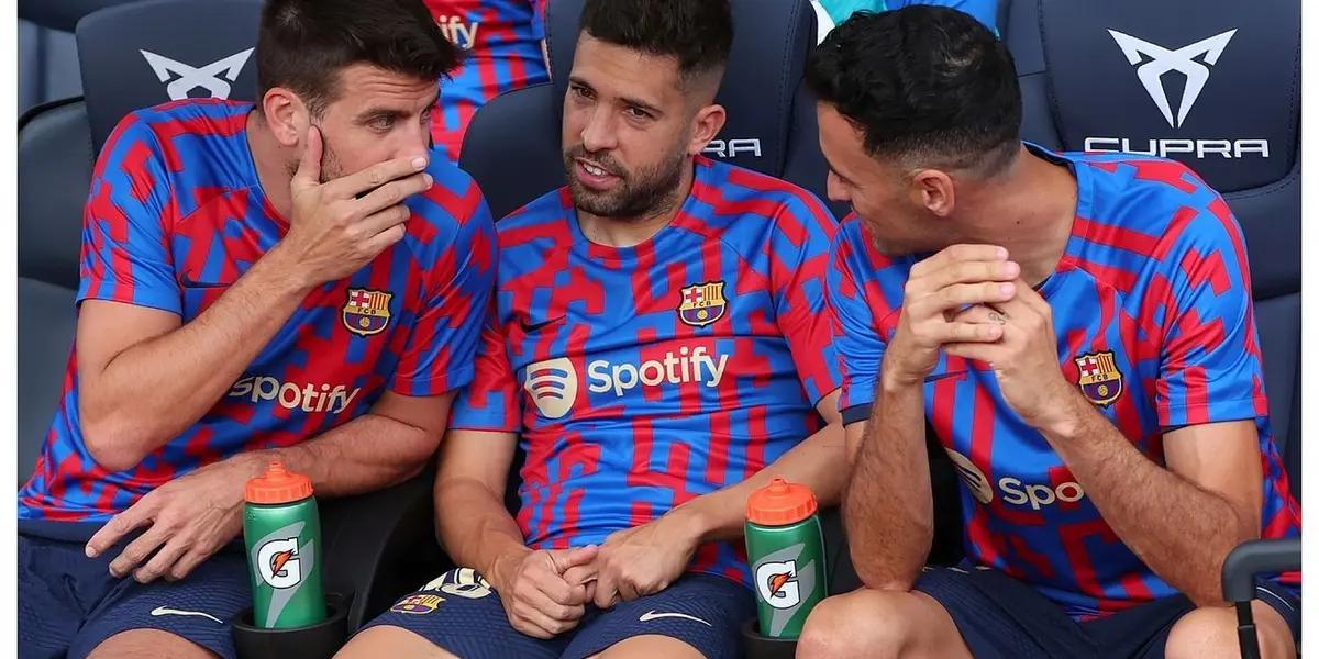 El veterano del Barcelona que podría dejar de jugar para el club que tanto tiempo lo vio triunfar.