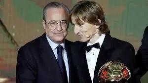 El volante croata considera una falta de respeto la llegada de refuerzos cuando su situación no está resuelta.