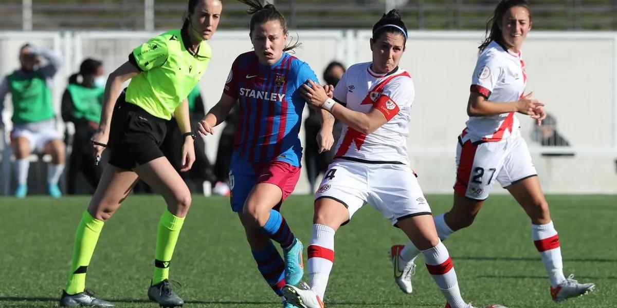 El ya descendido Rayo Vallecano se enfrenta al invicto Barcelona en un duelo de realidades.