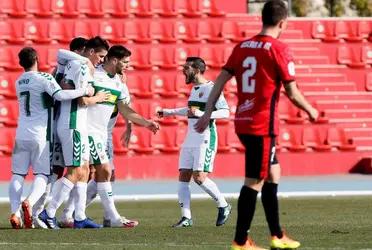 Elche le ganó tres a cero al Mallorca en el Estadio Manuel Martínez Valero por la 32ª jornada de La Liga Santander, así se despega de la zona de desceso y complica al Mallorca de cara al final de La Liga.