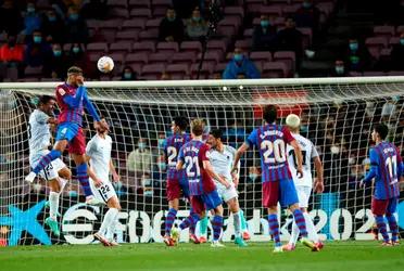 En el cierre de la jornada número cinco de LaLiga, se enfrentaron en Camp Nou el Fc Barcelona y el Granada. El equipo de Koeman salvó un punto sobre la hora, pero está lejos desde el rendimiento y desde los puntos de ser competitivo en LaLiga.