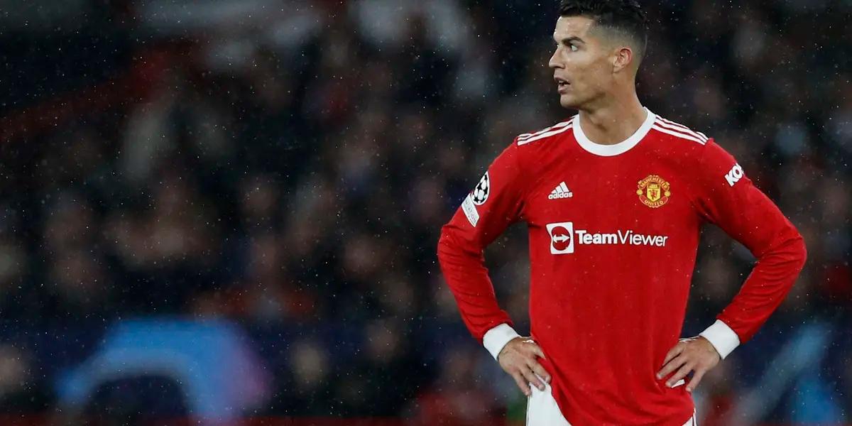 En el último episodio de BoboTv en vivo por Twitch, el exjugador Antonio Cassano arremetió nuevamente contra el portugués y contó una impresionante anecdota entre ambos, en la cual CR7 le pedía respeto por haber hablado mal de él en su programa, a lo que el italiano le recriminó que se calme y no se tome todo tan literal.