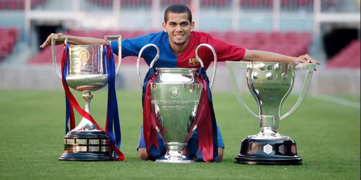En la larga historia del fútbol ha habido muchísimos jugadores con muchísimos títulos ganados pero ¿Quién es el más ganador de toda la historia? El jugador con más trofeos en toda la historia es Dani Alves con 46 títulos, y contando, a lo largo de su carrera.