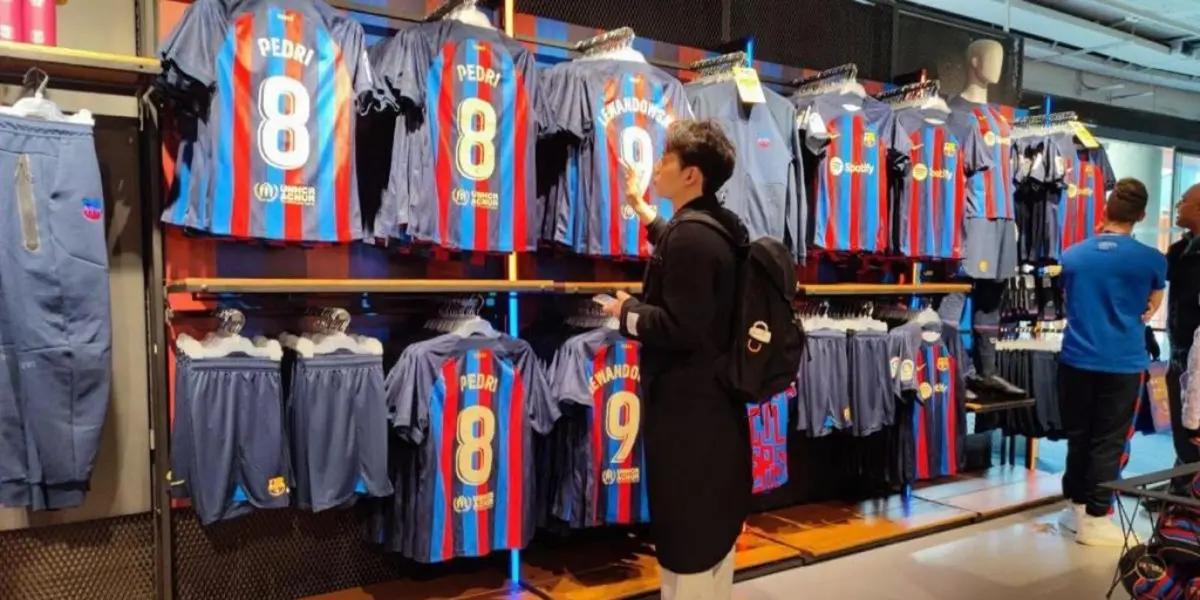 En las últimas horas, el club decidió sacar de la venta su camiseta.