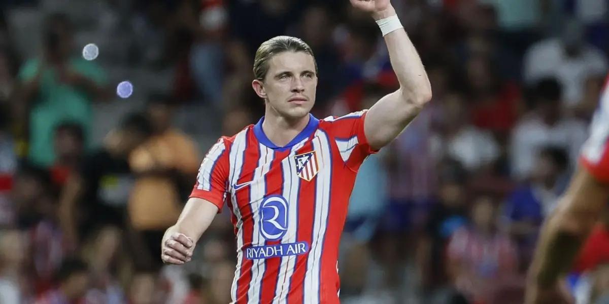 En los últimos minutos de partido, Gallagher y Jan Salas tuvieron un encontronazo que acabó con la espinilla de Gallagher sangrando