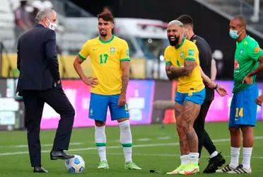 En medio del escándalo, Brasil tras la suspensión del partido contra Argentina, Jugó un partido de práctica frente a Suplentes, luego de que se retiren los jugadores argentinos al vestuario.