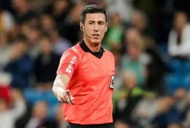 En un primer tiempo muy parejo y disputado, la figura terminó siendo el árbitro