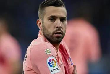 En una de las tantas promesas de campaña, uno de los precandidatos tiene listo un fichaje que competiría con Jordi Alba en Barcelona.