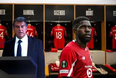 Era considerado el nuevo Samuel Umtiti, su nivel en Barcelona fue olvidable y ahora Manchester United puja por este jugador.