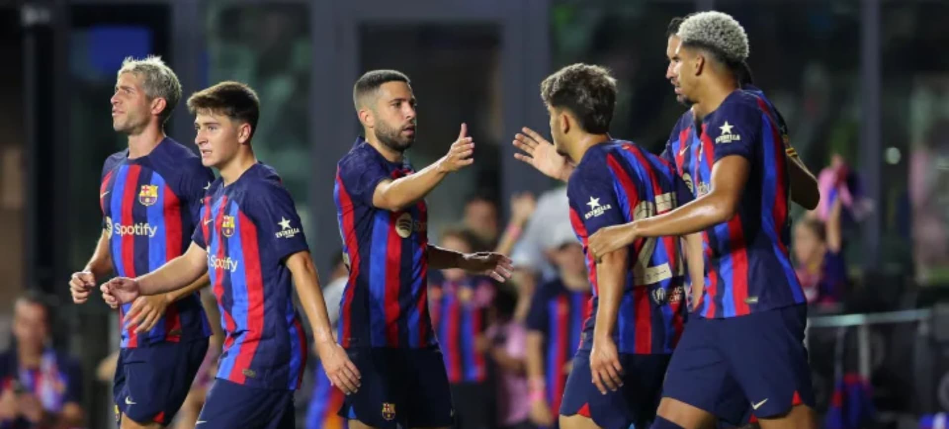 Era uno de los apuntados para abandonar el club, pero Xavi cambió su situación