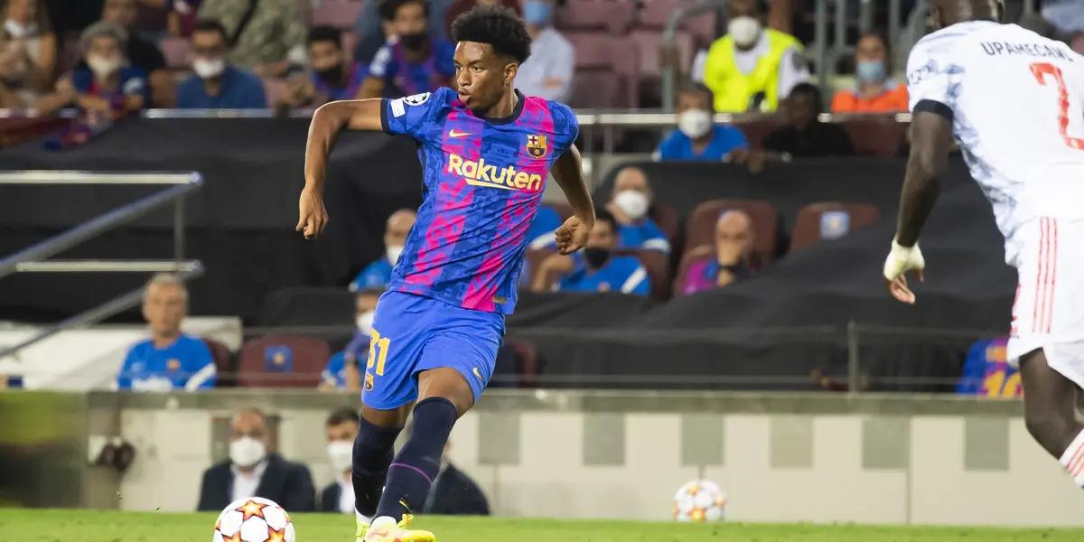 Es curioso lo que sucede con Alex Balde en el Barcelona. Señalado por el club como un lateral izquierdo de futuro, el canterano no está teniendo minutos esta temporada ni con Koeman ni con Xavi Hernandez. Bajó al Barcelona B, ante su ausencia en la convocatoria ante el Villarreal y su futuro es una incógnita.