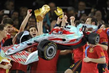 Es uno de los jugadores campeones del Mundo con España en 2010 y tiene un particular negocio en el presente