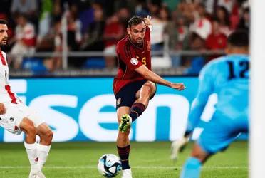 España ya se pone 2 a 0 luego de un error defensivo del local que le permite ampliar la diferencia