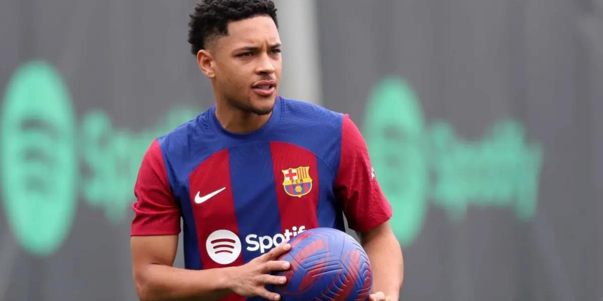 FC Barcelona ganó a Unionistas y Vítor Roque tuvo minutos, pero no como delantero centro que es su puesto