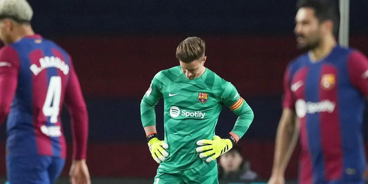 FC Barcelona lamentándose por los goles del Valencia