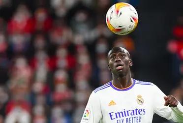 Ferland Mendy en un partido con el Real Madrid