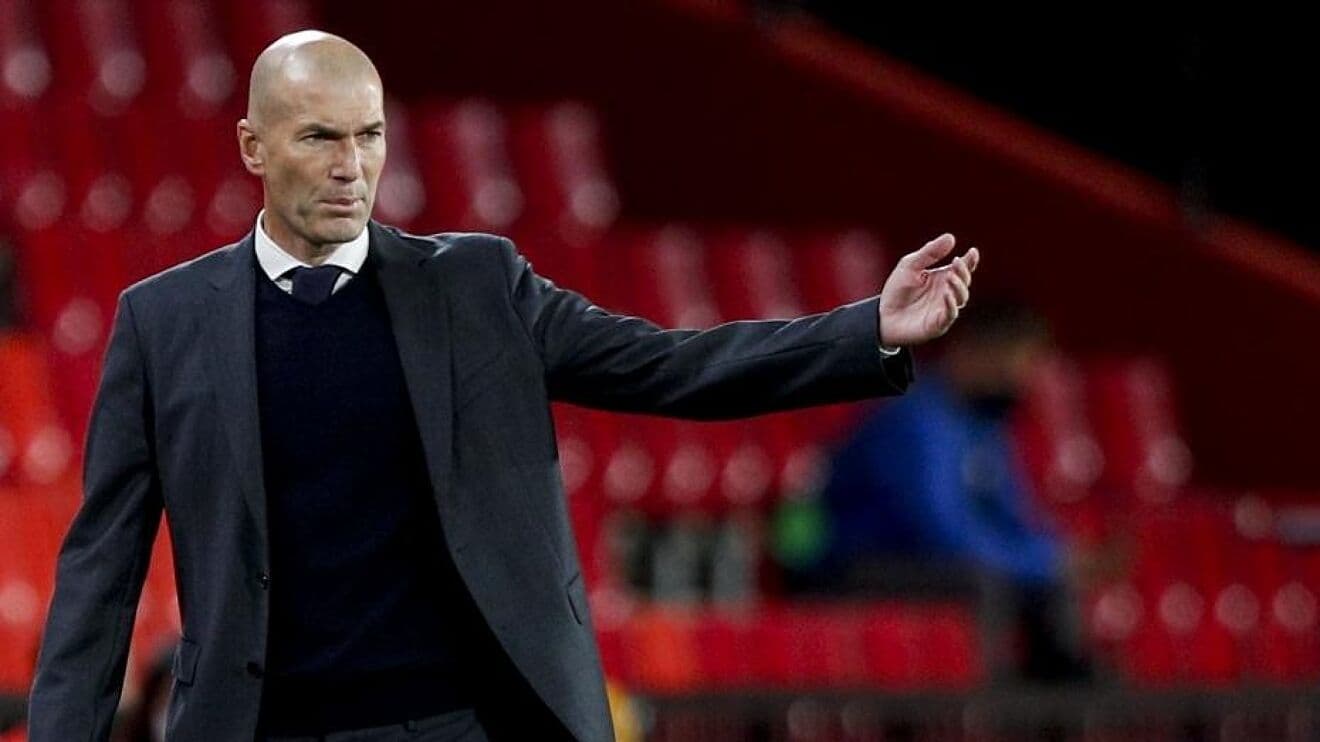 Finalmente, la directiva de Manchester United no quiso estirar más la agonía y decidió que el ciclo del noruego al frente del equipo rojo llegue a su fin. ¿Se viene Zidane?