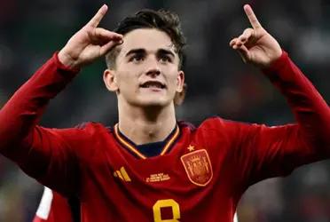 Gavi está en un predicamento por que revelaron que molestó a la Federación, por su estancia en la Selección Española