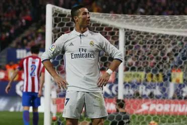 Habría sido extraño ver a Cristiano Ronaldo, uno de los jugadores que más animadversión provoca en la hinchada del Atlético de Madrid, vestido de rojiblanco. Lo cierto es que el club colchonero, antes de que el luso llegue al United estuvo muy cerca de contratarlo.