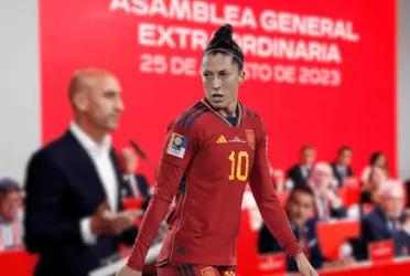 Hermoso, campeona del mundo con España, está refugiada con su familia y no piensa en nada más que poder regresar a México