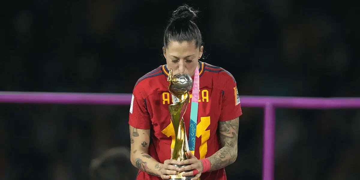 Jennifer Hermoso fue campeona del mundo con España y lamentablemente se vió involucrada en el escándalo con Rubiales.