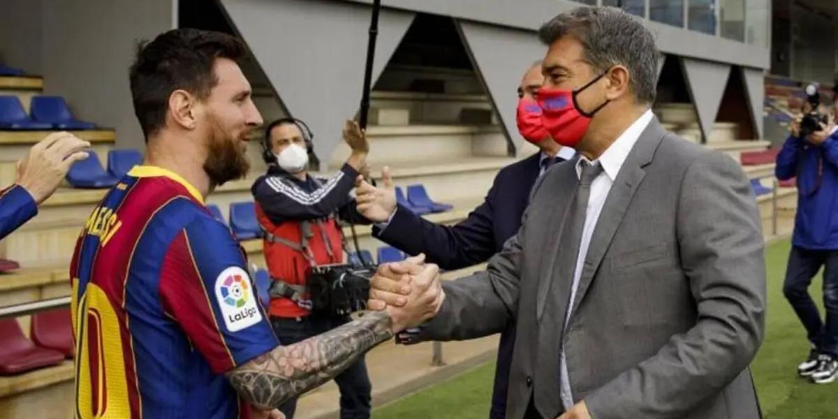 Joan Laporta felicitó al crack argentino por haber obtenido la Copa del Mundo y no descartó un posible regreso al club.