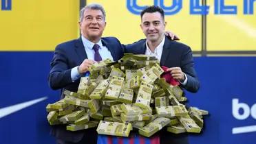 Joan Laporta y Xavi Hernández, del FC Barcelona