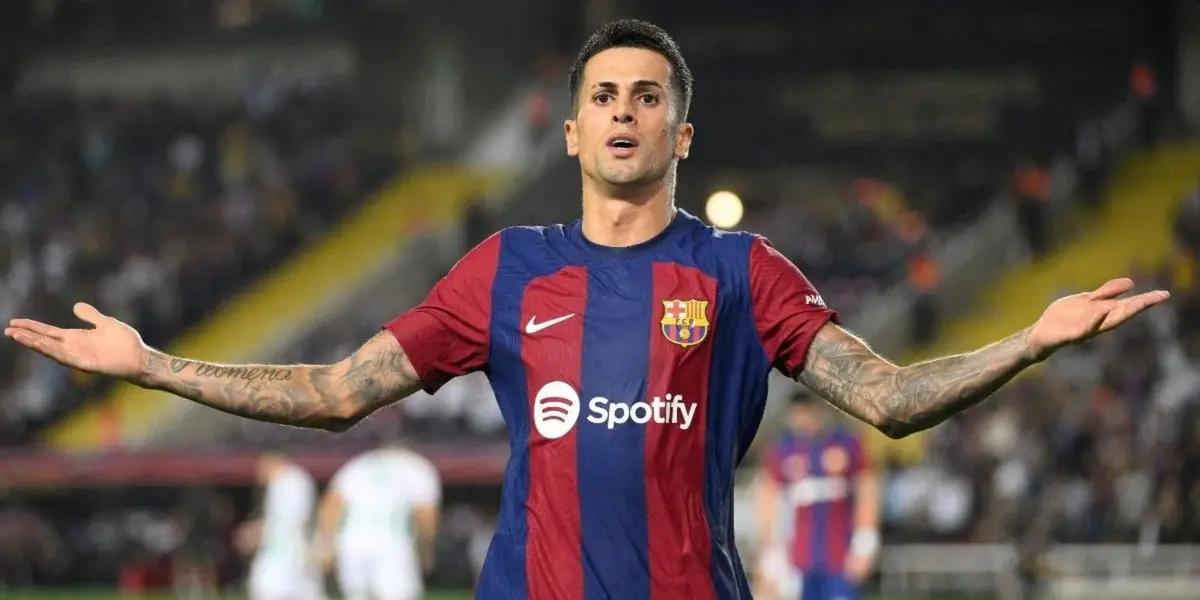 Joao Cancelo anotó luego de mucho tiempo en el FC Barcelona y con esto pone algo de calma en el cotejo ante el Oporto