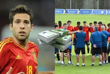 Jordi Alba quedó pagando en un gol de Italia y lo salvó el VAR pero demostró que su puesto necesita de este crack en ebullición