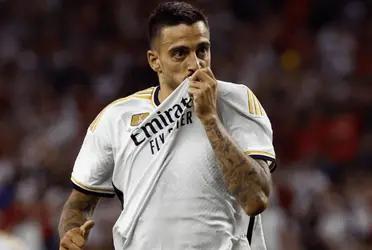 Joselu tiró de forma penosa el penal, pero antes había marcado gol y agiganta su regreso a La Liga