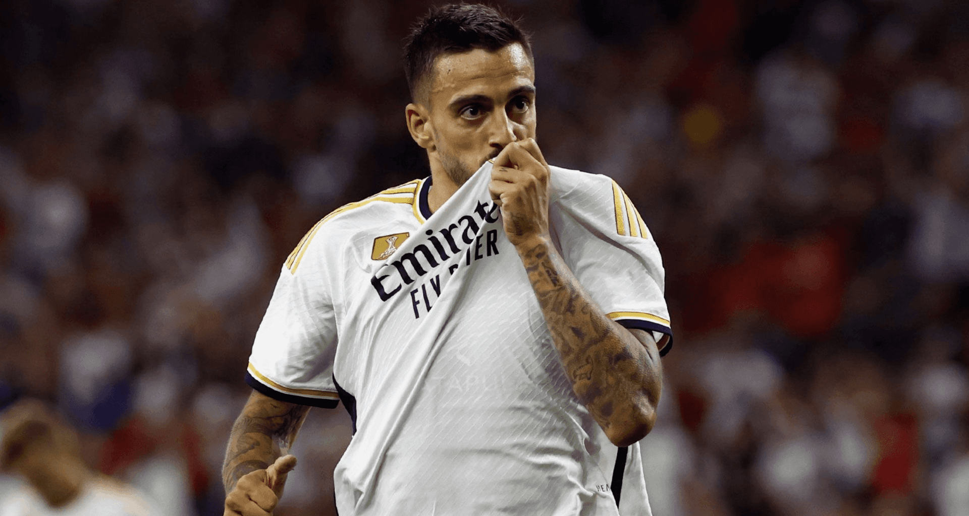 Joselu tiró de forma penosa el penal, pero antes había marcado gol y agiganta su regreso a La Liga
