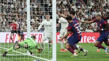 Jugada polémica en el partido de FC Barcelona ante Real Madrid