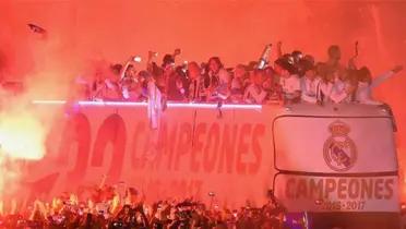 Jugadores del Real Madrid celebrando el campeonato