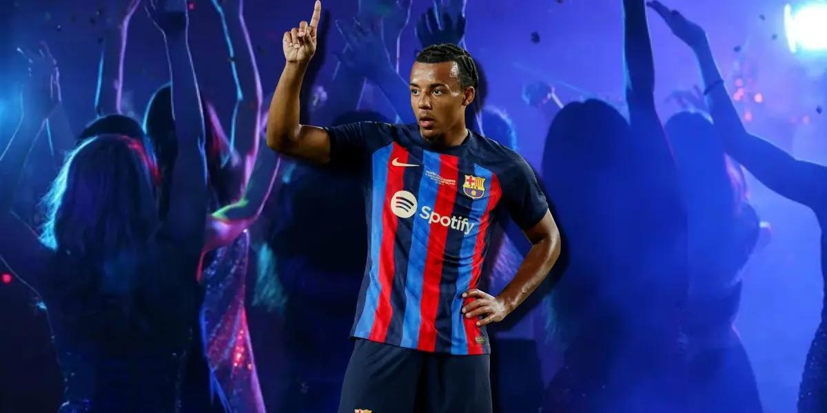 Jules Koundé está lesionado en el FC Barcelona y mira a lo que se dedica ahora, mientras otros alargan la noche